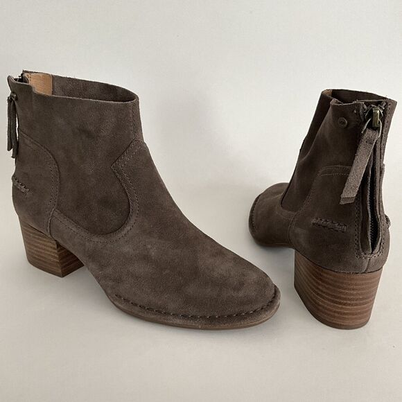 UGG Bootie Women 6M Brown Suede Short Ankle Boots Stacked Heel - Picture 3 of 12